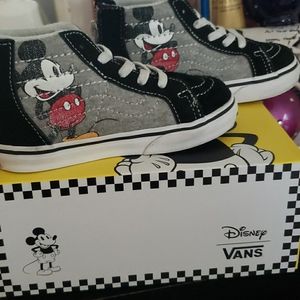 Toddle boy sneakers